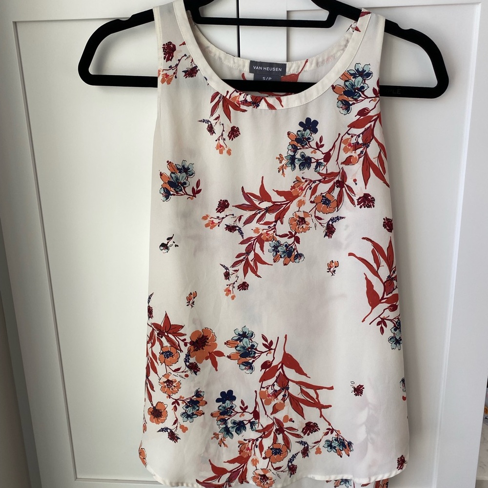 Small great condition business casual Van Heusen top